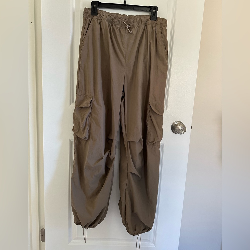 New Balance Women's Taupe Cargo Jogger Pants
